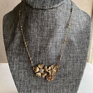 Vintage gold-toned flower necklace